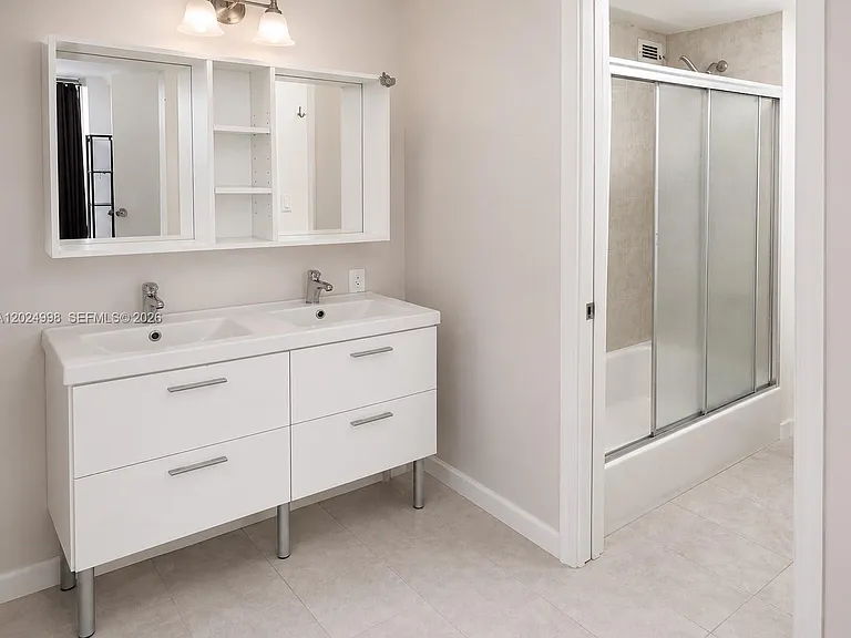 17011 N Bay Rd #417 — Photo 12