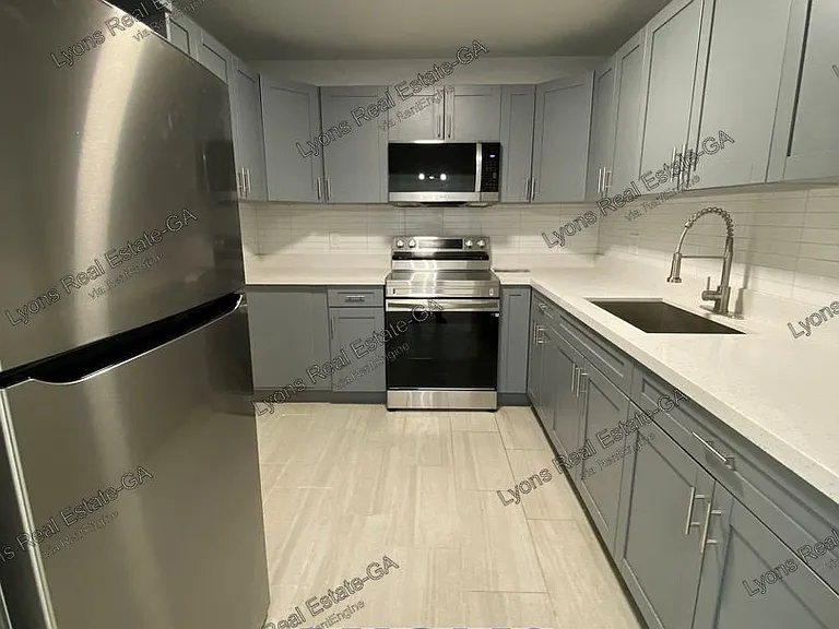 1028 S Gordon Ave — Photo 5
