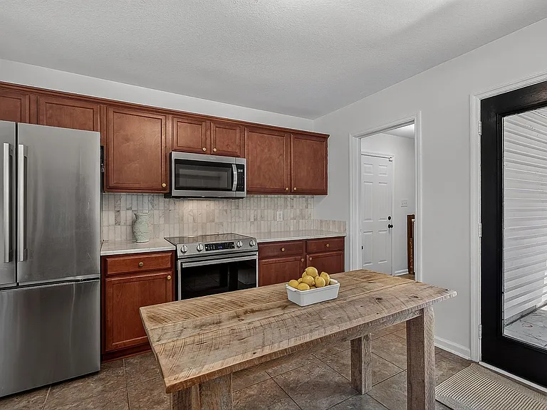 107 Cartwright Ct — Photo 10