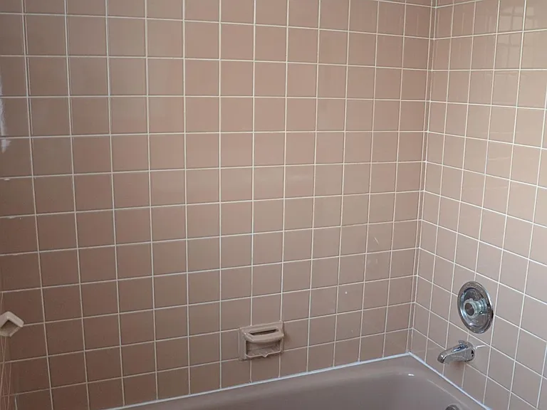 5447 Chicago Rd — Photo 12