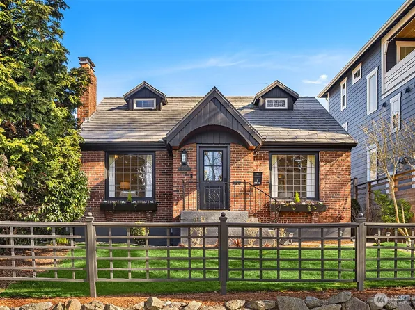 2562 10th Avenue W, Seattle, WA 98119