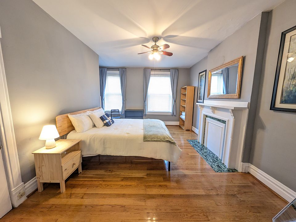 Clean, comfy, spacious. Faux wood blinds and blackout curtains.