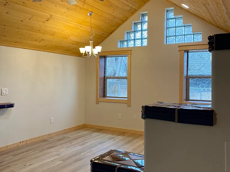415 E Ashurst Ave — Photo 4