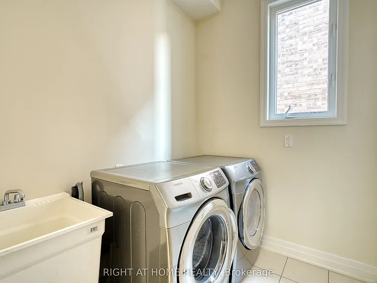 17 Mercury Ave — Photo 16