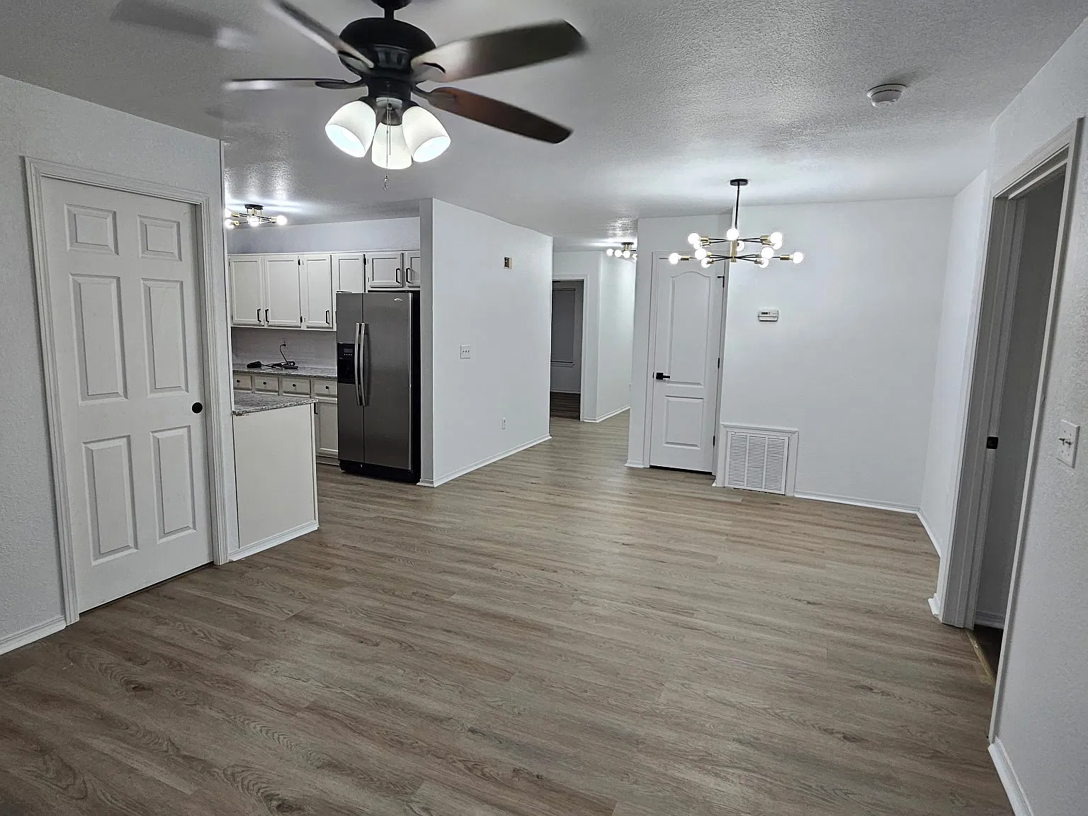 3 bed, 1160 sqft, $1,595 — Photo 1