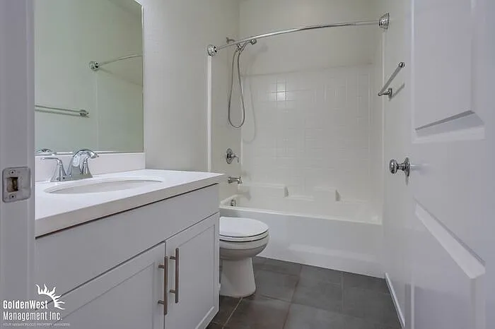 219 Antoni Gln #1208 — Photo 9