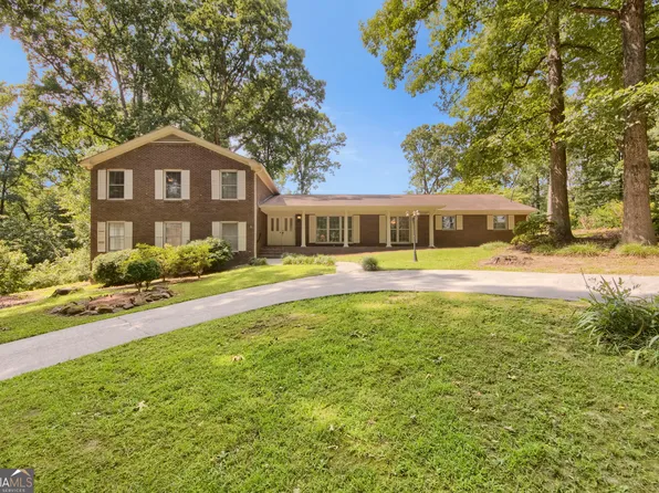 3606 Rainbow Cir, Snellville, GA 30039