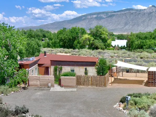 8014 Loma Larga Rd, Corrales, NM 87048