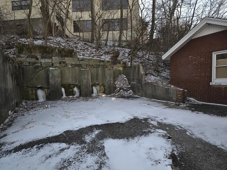 2542 Reading Rd #2 — Photo 16