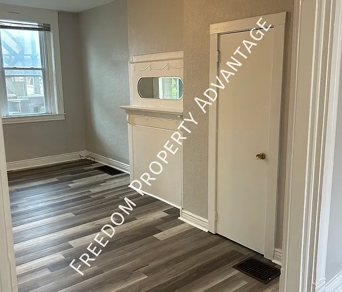 905 Cherokee St — Photo 24