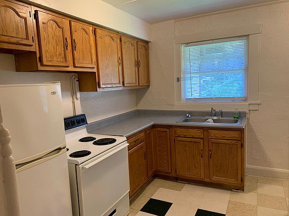 Kitchen, fridge, stove