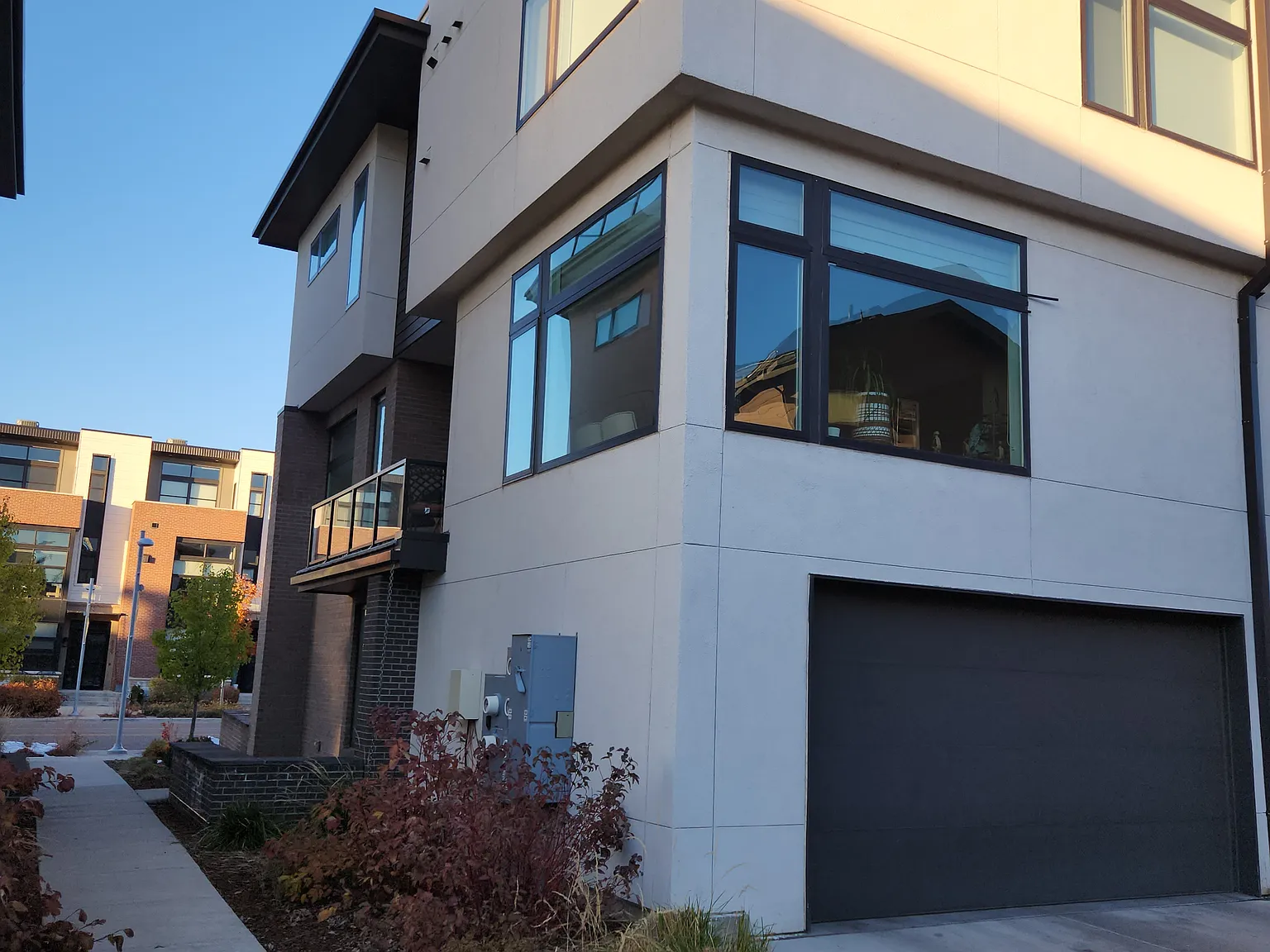 4 bed, 2151 sqft, $4,950 — Photo 3