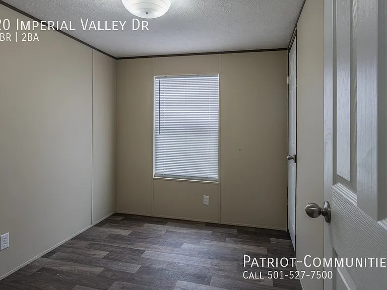 20 Imperial Valley Dr — Photo 9