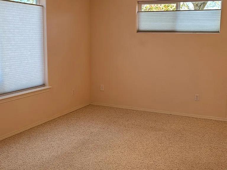 508 Starflower Ln — Photo 6