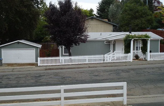 1422 Mellor Dr photo 1