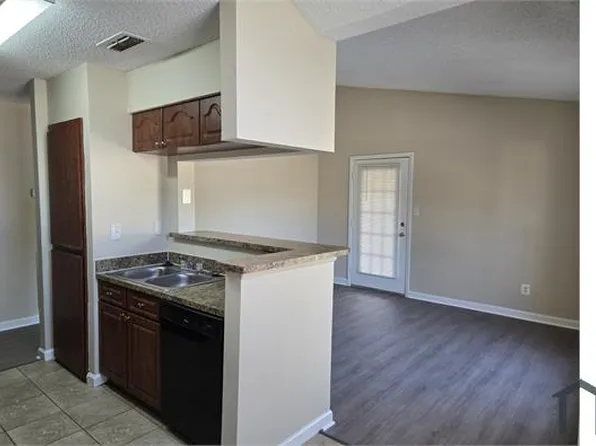 8625 Fancy Finch Dr Unit 201, Tampa, FL 33614