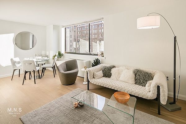 1st image of 250 W 19th St APT 7G