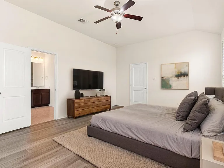23607 Legano Dr — Photo 30