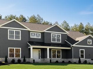 13 Kestrel Ct, Orchard Park, NY 14127