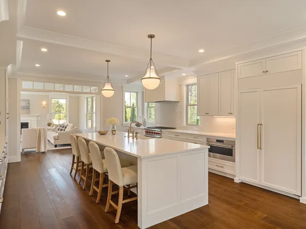 17 Wyndemere Ln, Natick, MA 01760
