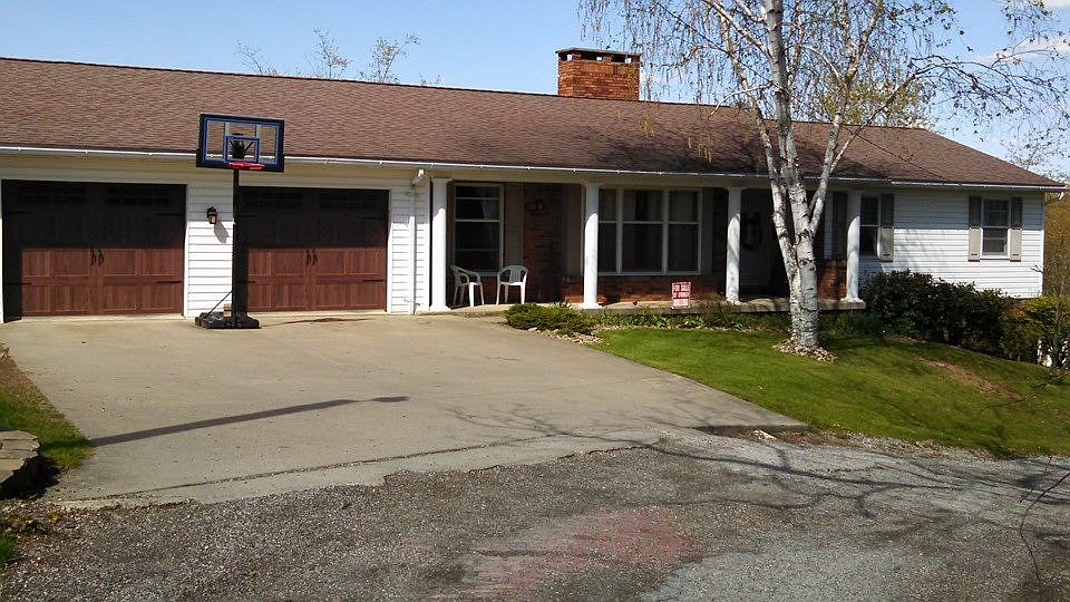 1st image of 102 Orchard Ln