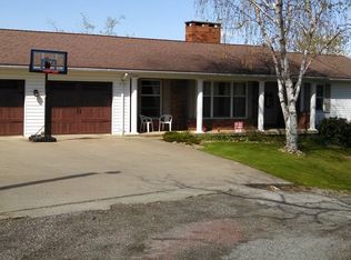 102 Orchard Ln, Woodsfield, OH 43793