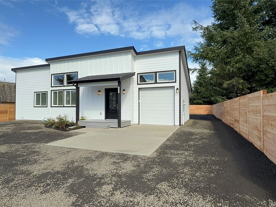 1st image of 955 Tonquin Avenue SW