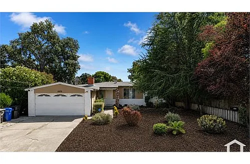 1970 Sunshine Dr Photo 1