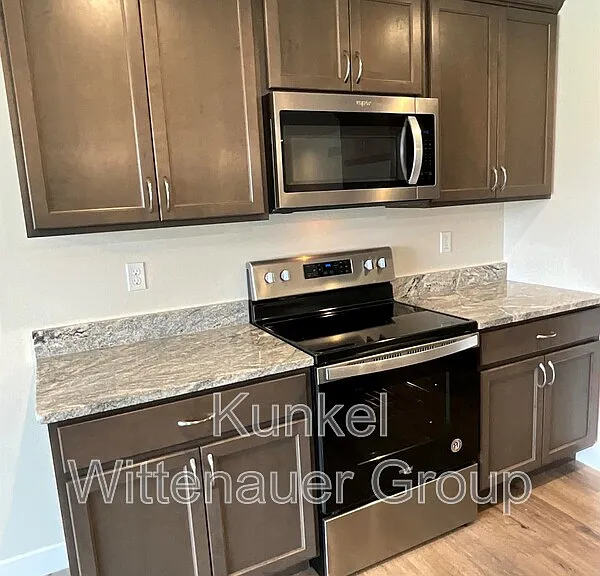 808 Applewood Creek Dr — Photo 9
