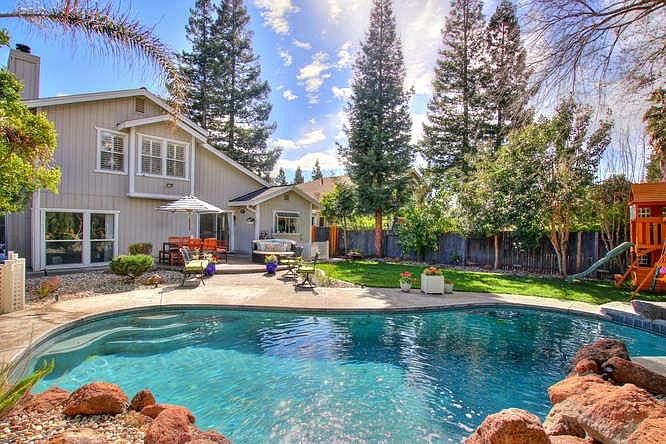 1st image of 5705 Laguna Oaks Dr