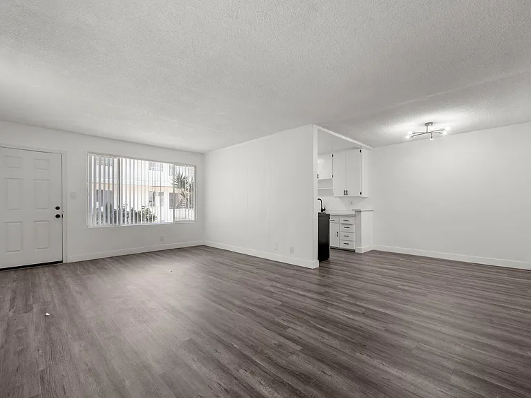 3933 Nicolet Ave #4 — Photo 8