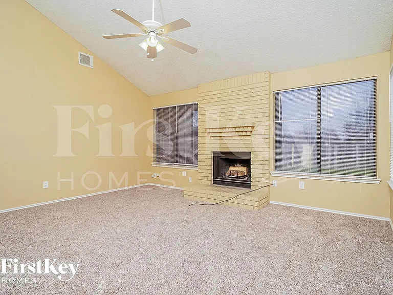 3934 Cochise Dr — Photo 3