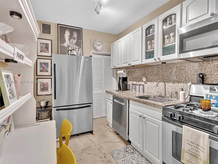 928 Euclid Ave #2 — Photo 7