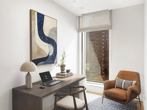 222 East Broadway 9B image 2 of 4