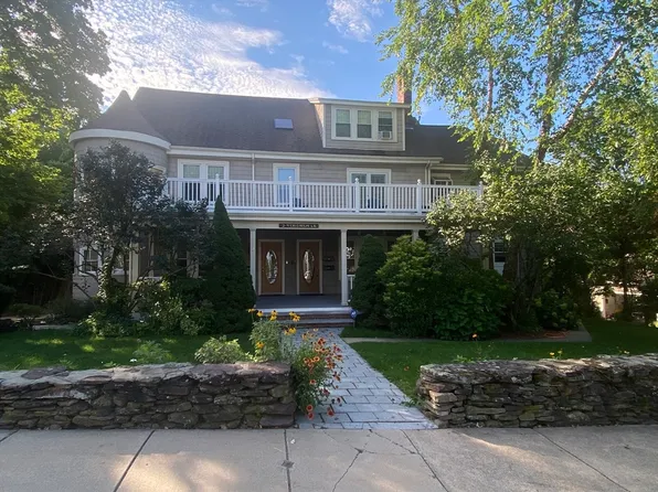 2-2 Four Chisholm Ln #3, Roslindale, MA 02131