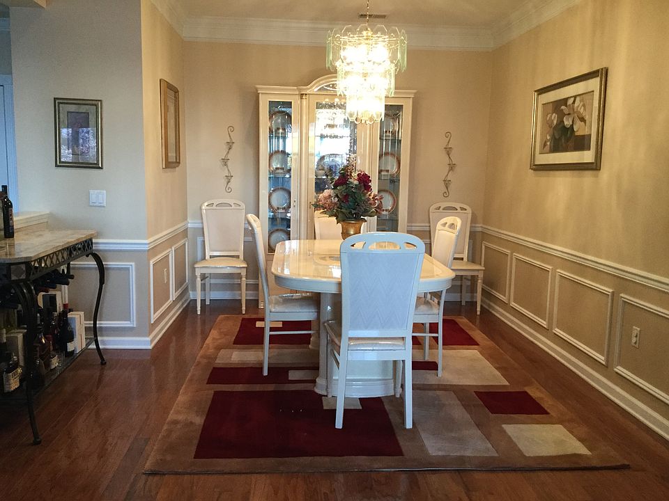 Family dining room 