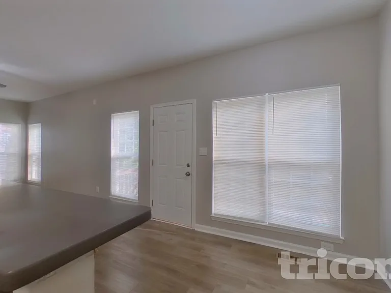 6902 Fenwick Dr — Photo 5