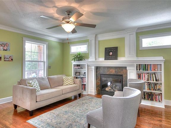 5th image of 1688 Southview Dr