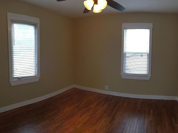 5th image of 1501 N Woodridge Ave