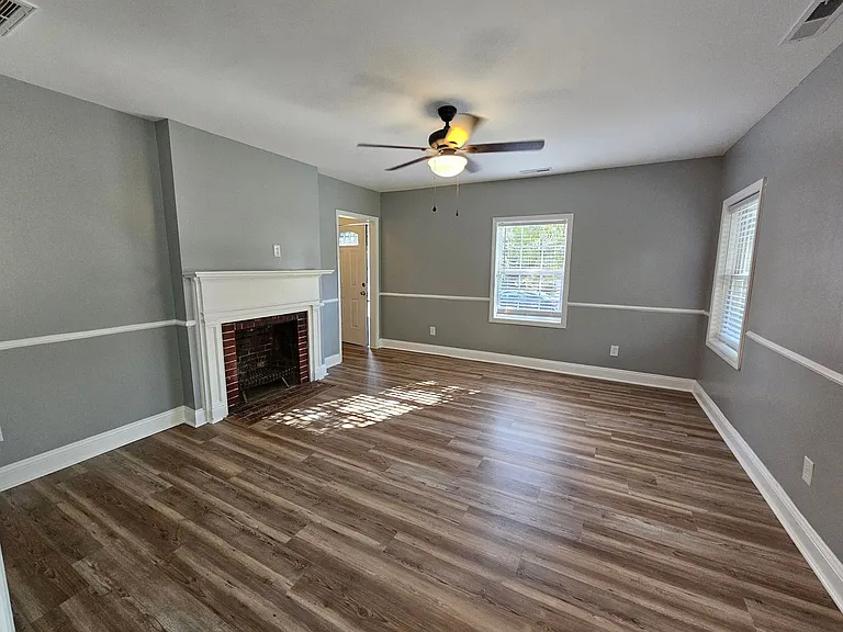 1301 Ray Ave — Photo 3