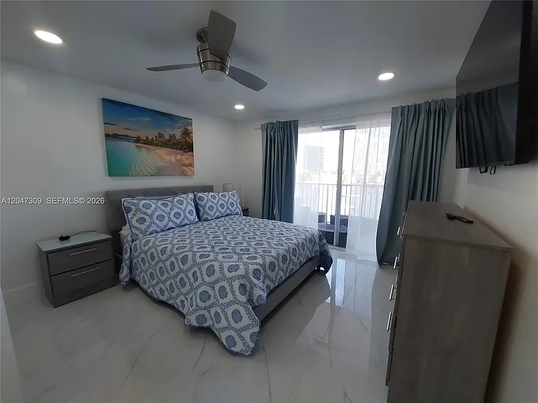 400 Golden Isles Dr #47 — Photo 8