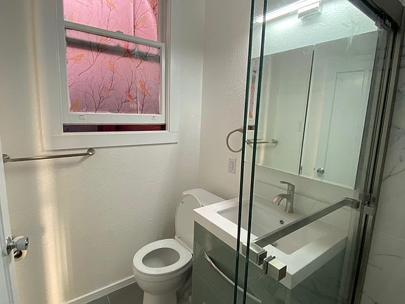4th image of 1721 Folsom St #A