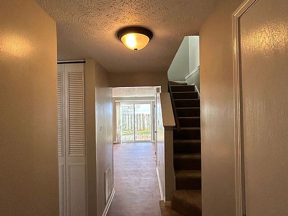 3rd image of 4926 Farrell Ct