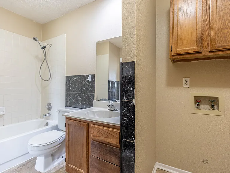 9643 Bratton Dr — Photo 21
