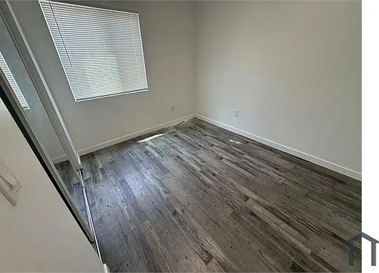 1348 W 41st Pl — Photo 21