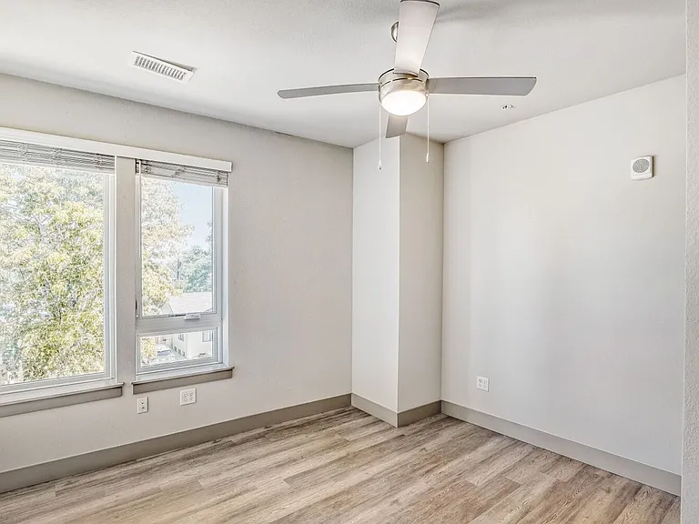 4923 King St — Photo 54