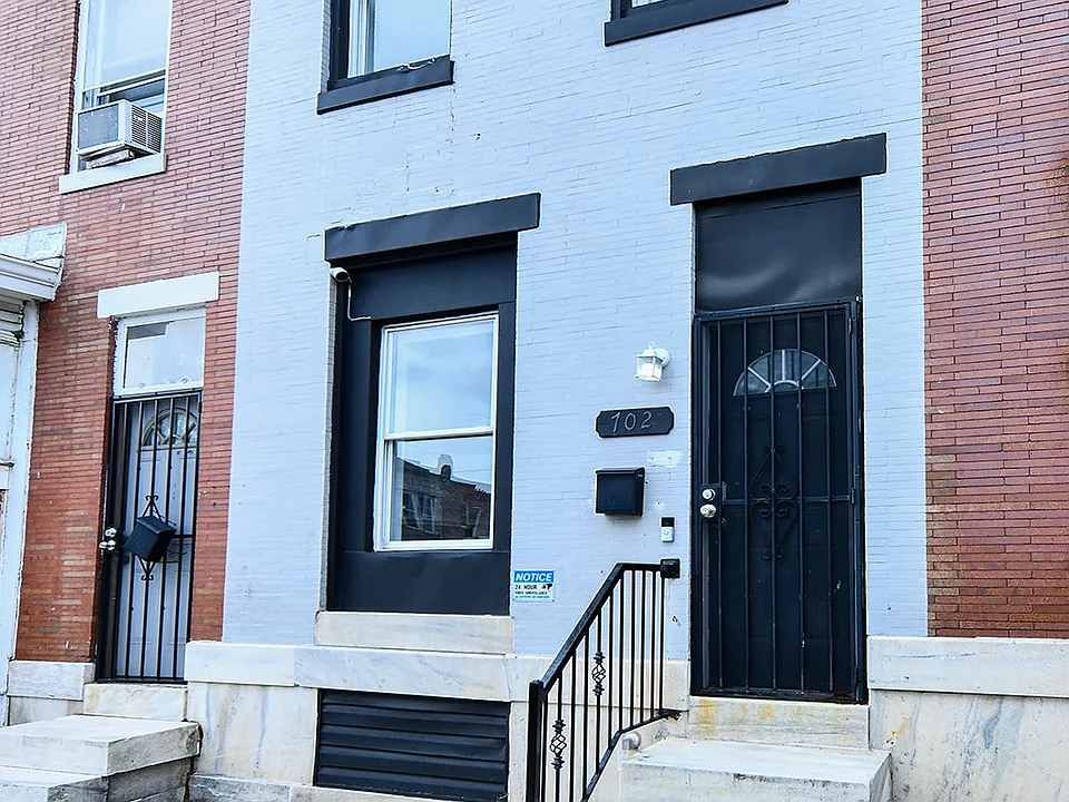 702 N Kenwood Ave