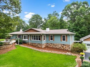 1165 Mountain Laurel Dr, Columbus, NC 28722