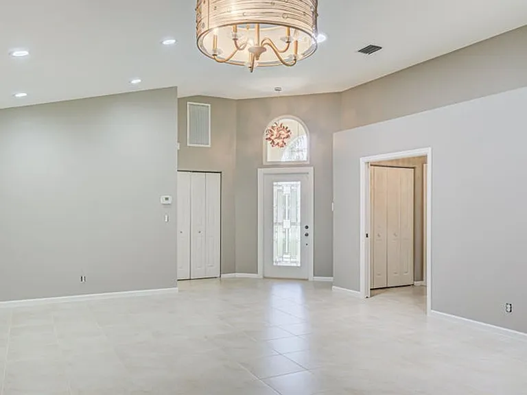 7774 Stirling Bridge Blvd S — Photo 5