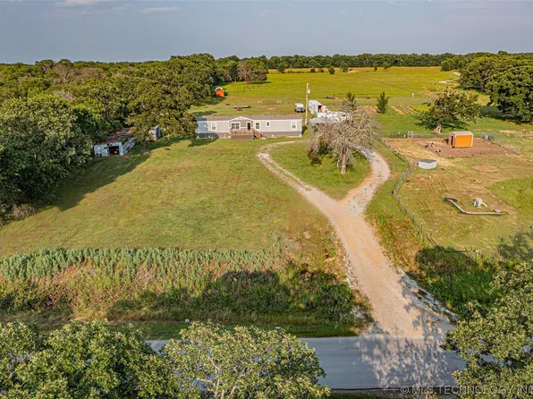 26280 Wilson Rd, Henryetta, OK 74437